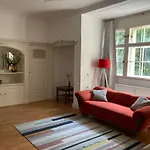 Bed & Breakfast - Kavaliershaus - Schluesseltresor - Kein Tv *