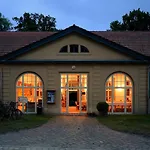 Bed & Breakfast - Kavaliershaus - Schluesseltresor - Kein Tv *