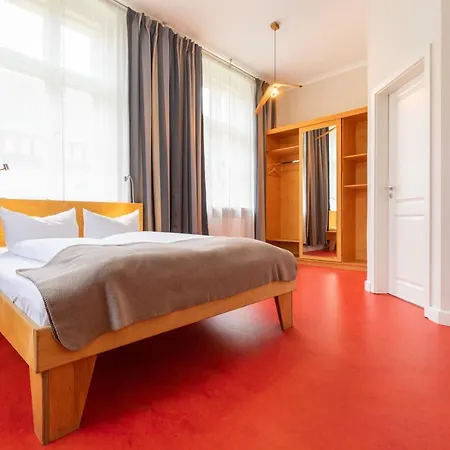 Kavaliershaus - Gaestehaus Im Schlosspark - Schluesselbox - Kein Tv Gasthof