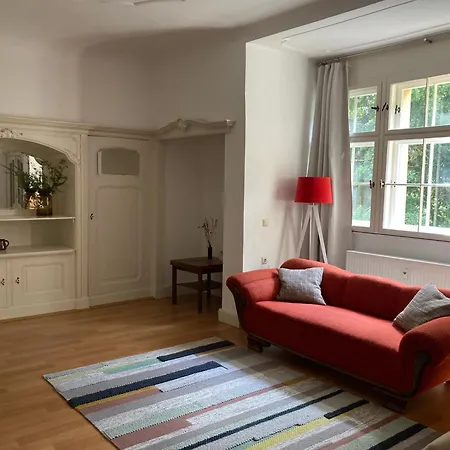 Gasthuis Kavaliershaus - Gaestehaus Im Schlosspark - Schluesselbox - Kein Tv *