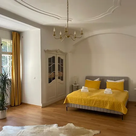 Kavaliershaus Bed & Breakfast *