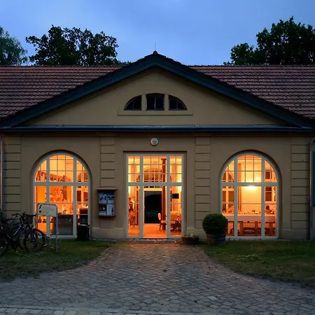 Gasthuis Kavaliershaus - Gaestehaus Im Schlosspark - Schluesselbox - Kein Tv *